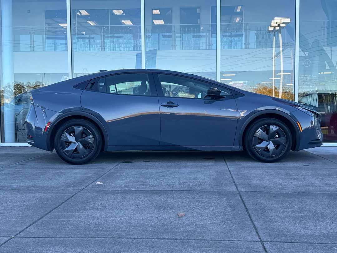 2024 Toyota Prius LE - Image 2