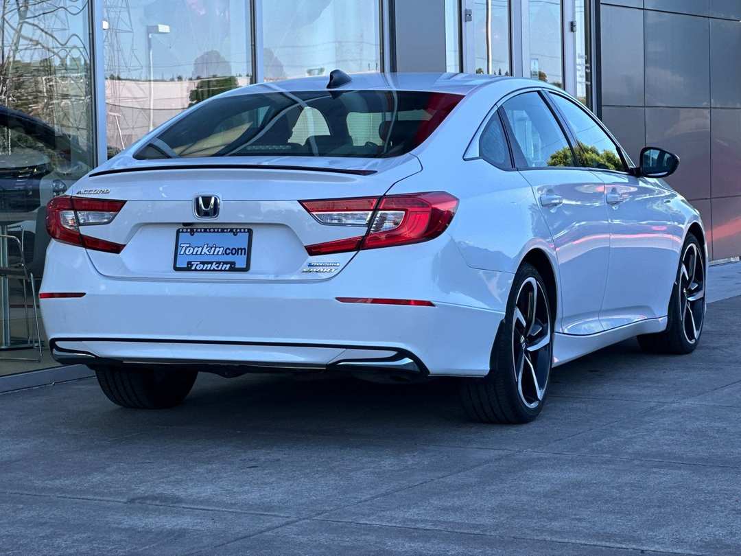 2022 Honda Accord Hybrid Sport - Image 3