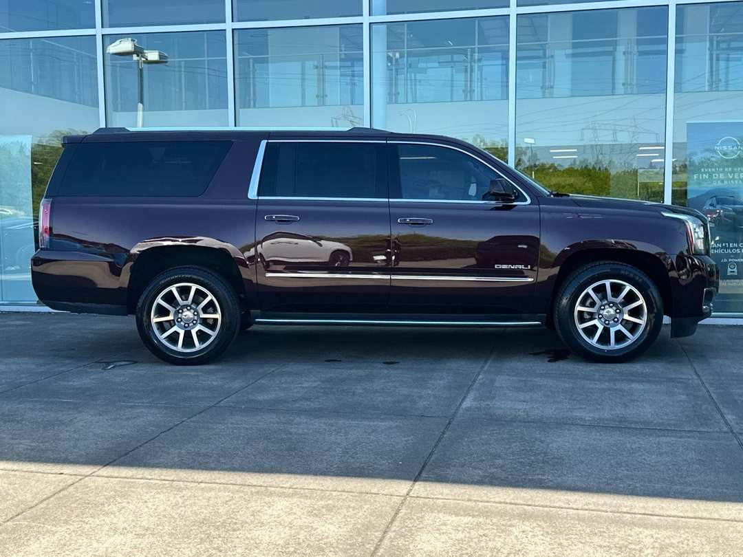 2017 GMC Yukon Xl Denali - Image 2