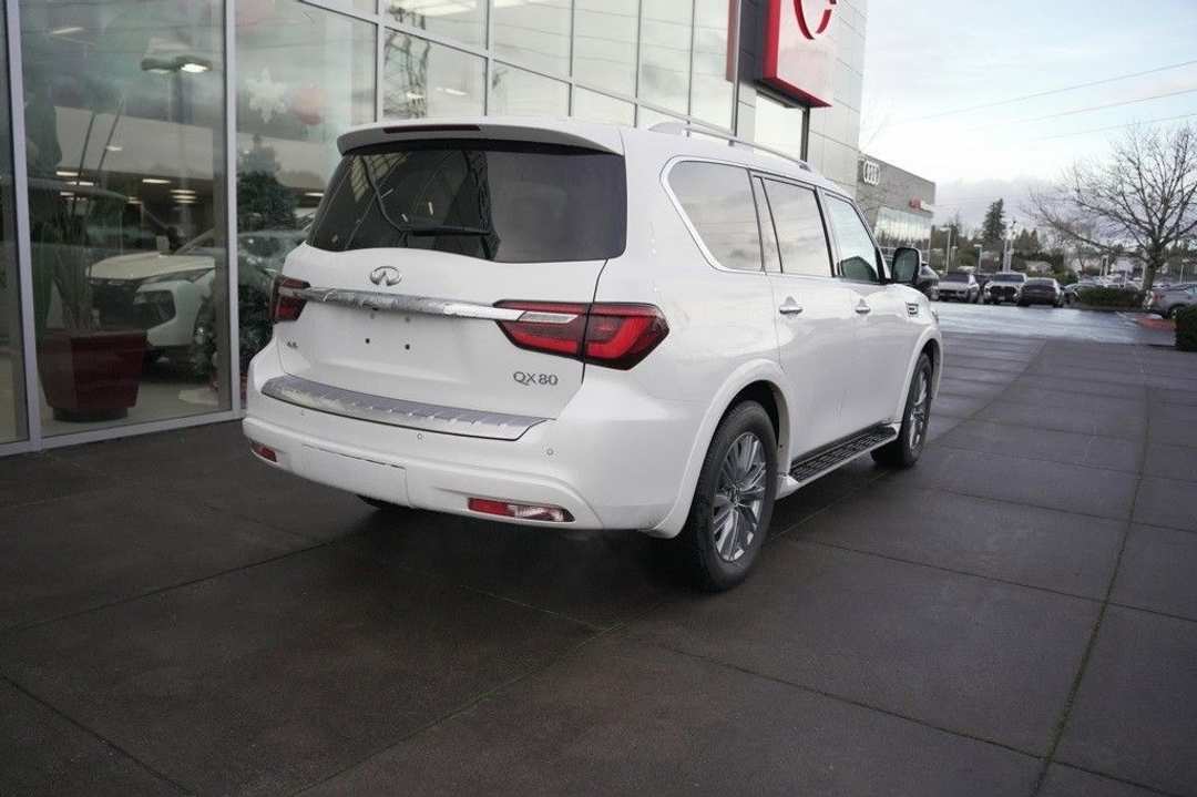 2024 INFINITI Qx80 LUXE - Image 3