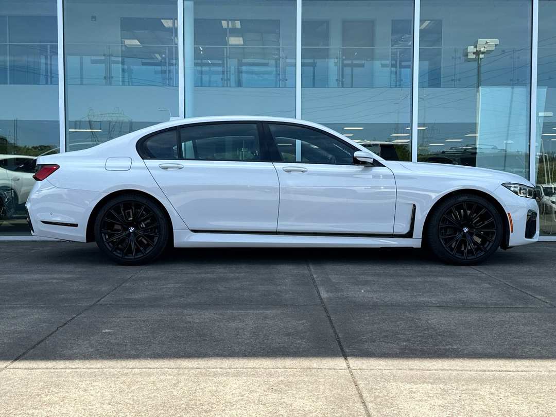 2020 BMW 7 Series 750i xDrive - Image 2
