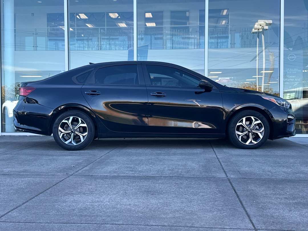 2020 Kia Forte LXS - Image 2