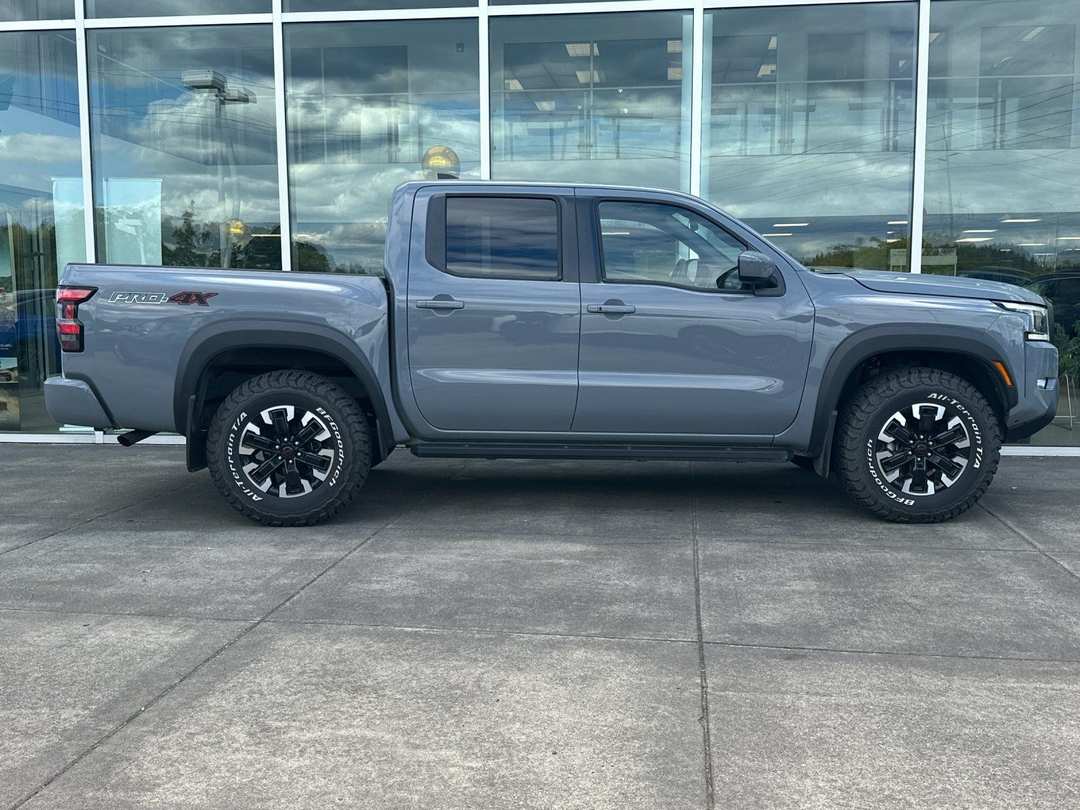 2024 Nissan Frontier PRO4X - Image 2