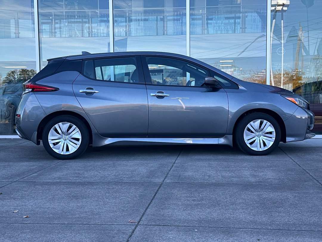 2025 Nissan LEAF S - Image 2
