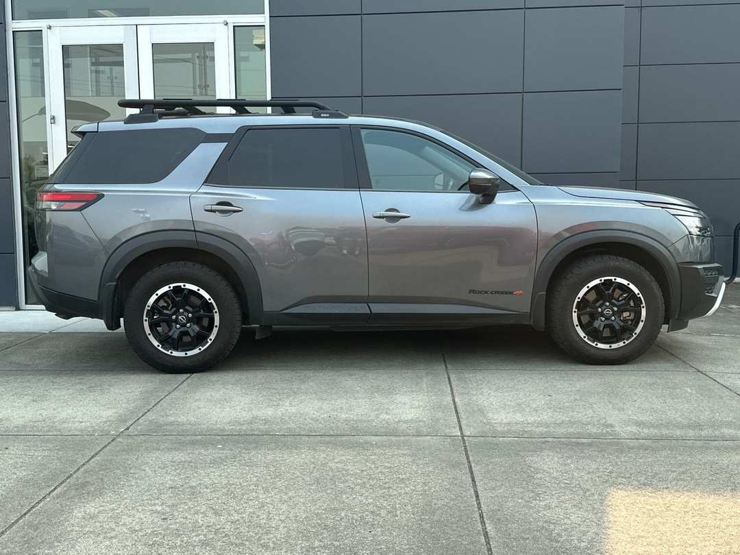2024 Nissan Pathfinder Rock Creek - Image 2