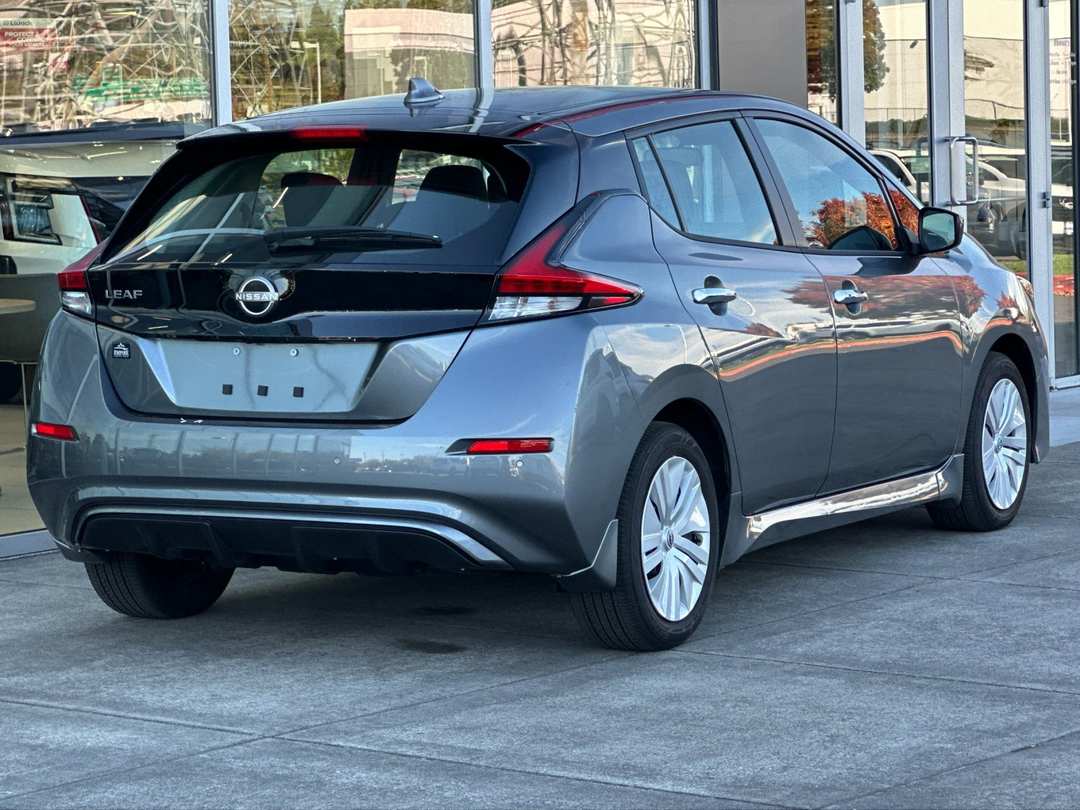 2025 Nissan LEAF S - Image 3