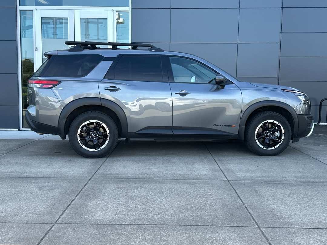 2025 Nissan Pathfinder Rock Creek - Image 2