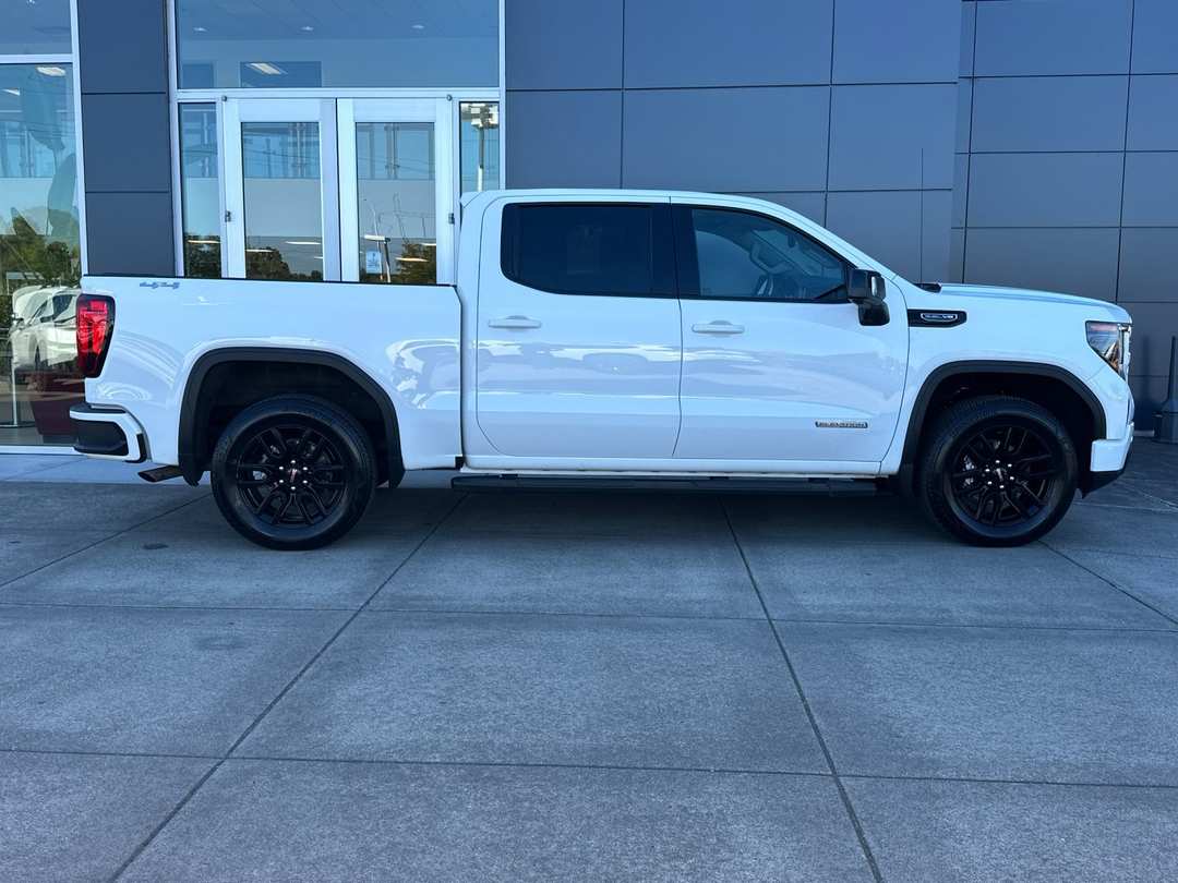 2025 GMC Sierra 1500 Elevation - Image 2