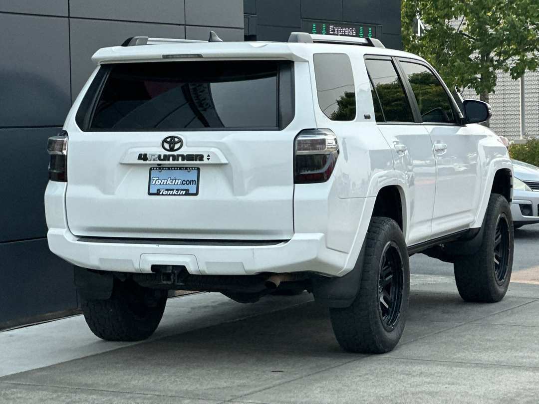 2022 Toyota 4Runner SR5 Premium - Image 3