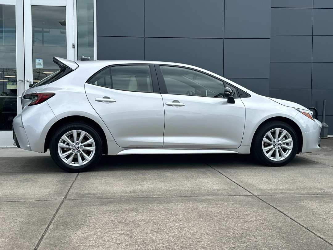 2026 Toyota Corolla SE - Image 2