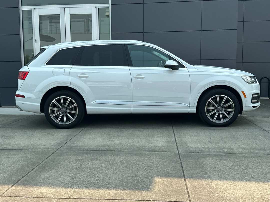 2019 Audi Q7 55 Prestige - Image 2