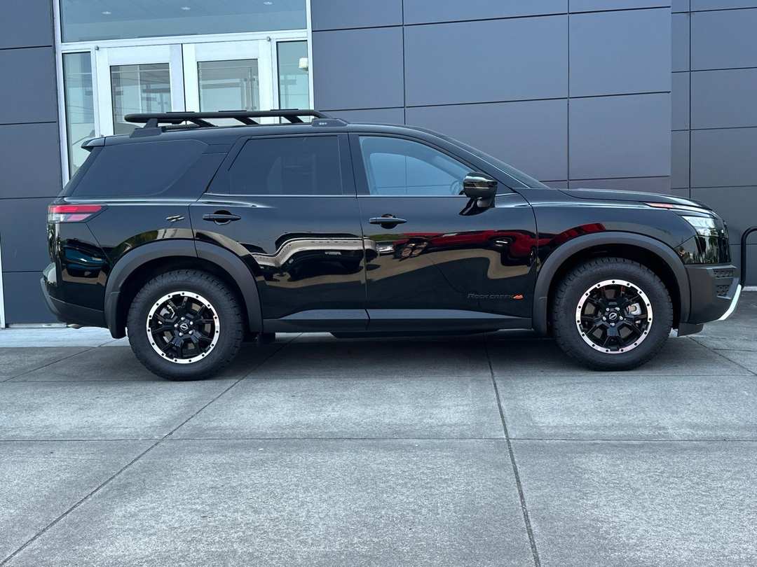 2025 Nissan Pathfinder Rock Creek - Image 2