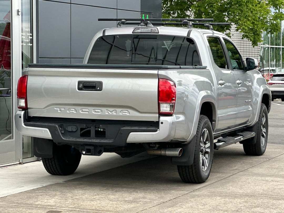 2017 Toyota Tacoma TRD Sport - Image 3