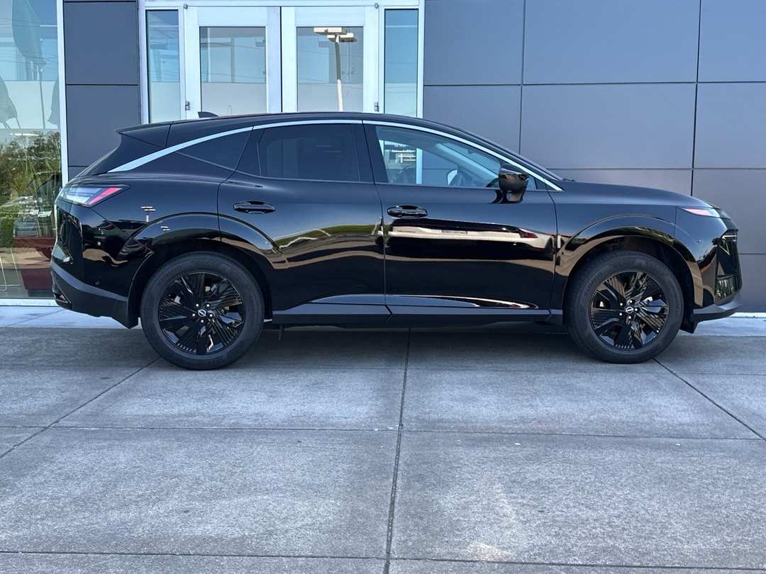 2025 Nissan Murano SV - Image 2