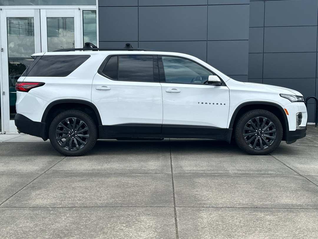 2023 Chevrolet Traverse RS - Image 2