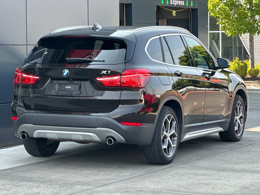 2018 BMW X1 xDrive28i - Image 3