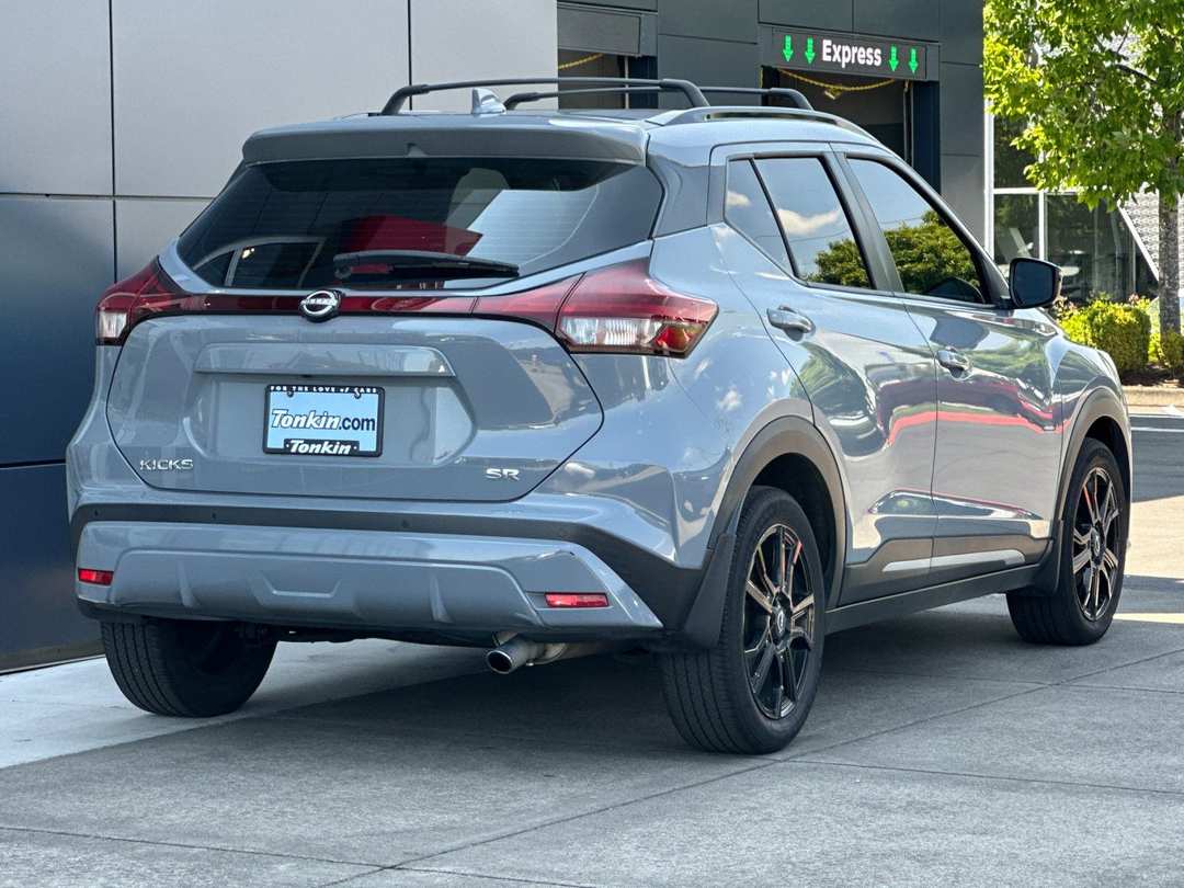2022 Nissan Kicks SR - Image 3