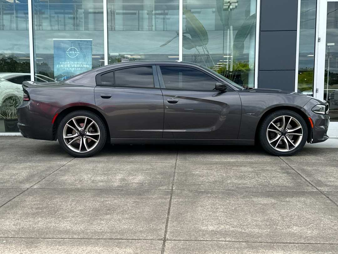2016 Dodge Charger R/T - Image 2