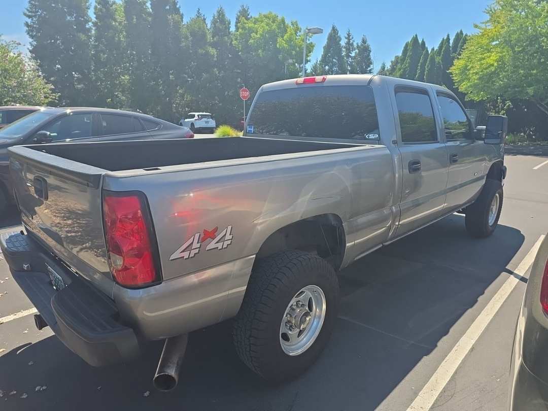 2006 Chevrolet Silverado 2500Hd LT - Image 3
