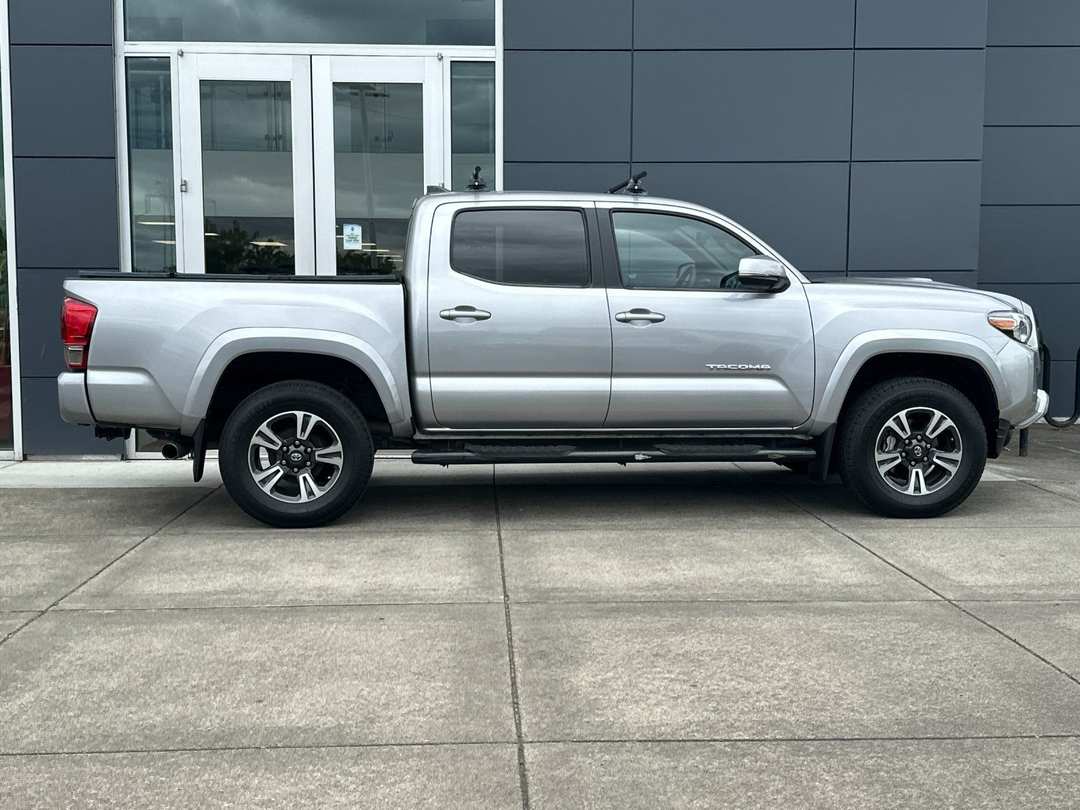2017 Toyota Tacoma TRD Sport - Image 2