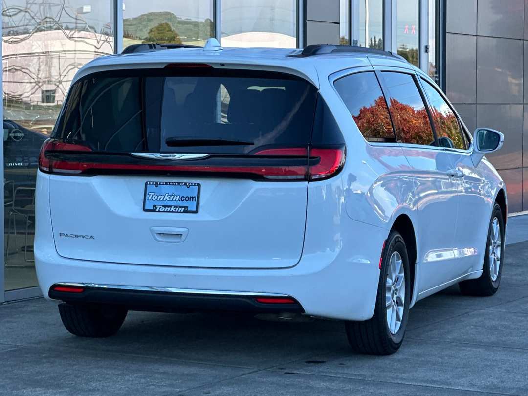 2022 Chrysler Pacifica Touring L - Image 3