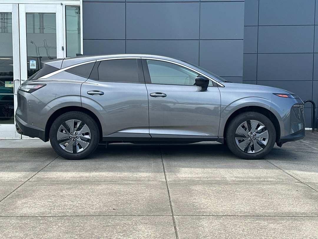 2025 Nissan Murano SV - Image 2