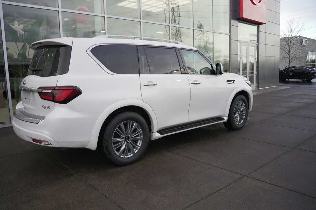 2024 INFINITI Qx80 LUXE - Image 2