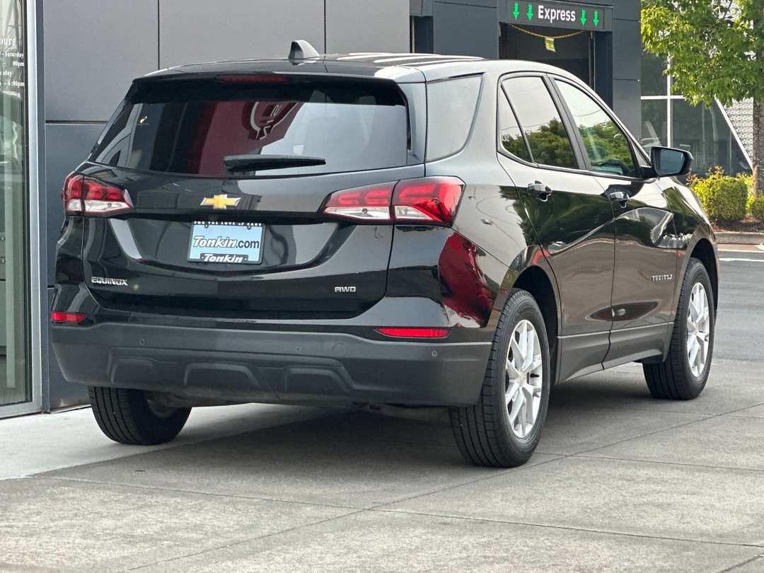 2023 Chevrolet Equinox LS - Image 3