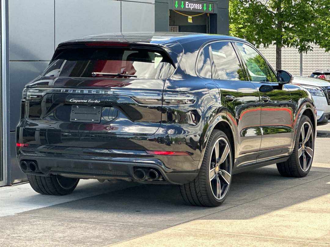 2019 Porsche Cayenne Turbo - Image 3