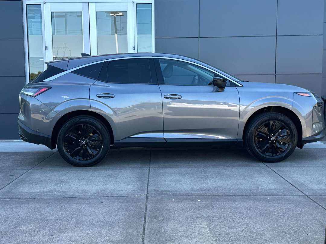 2025 Nissan Murano SV - Image 2