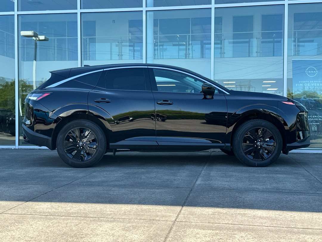 2025 Nissan Murano SV - Image 2