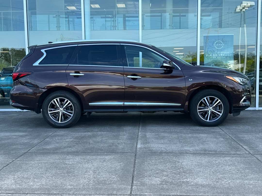 2019 INFINITI Qx60 LUXE - Image 2
