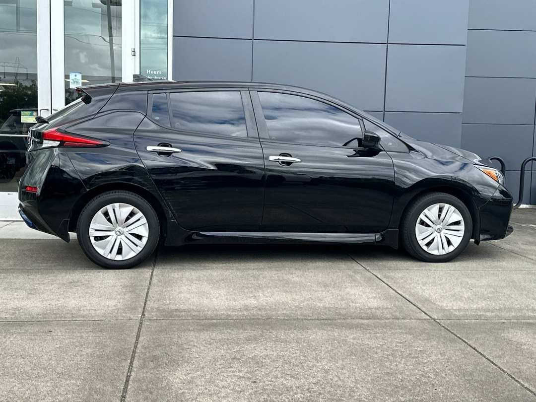 2022 Nissan LEAF S - Image 2