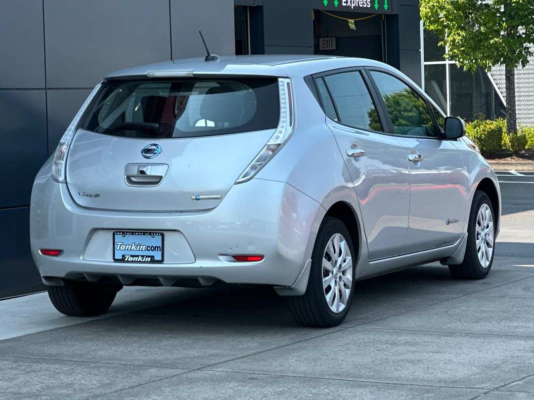 2016 Nissan LEAF S - Image 3