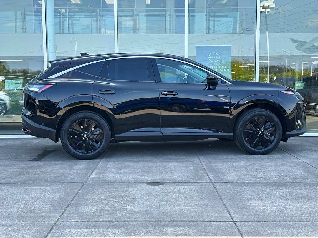 2025 Nissan Murano SV - Image 2