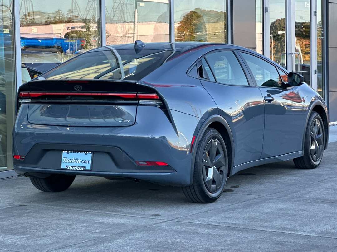 2024 Toyota Prius LE - Image 3