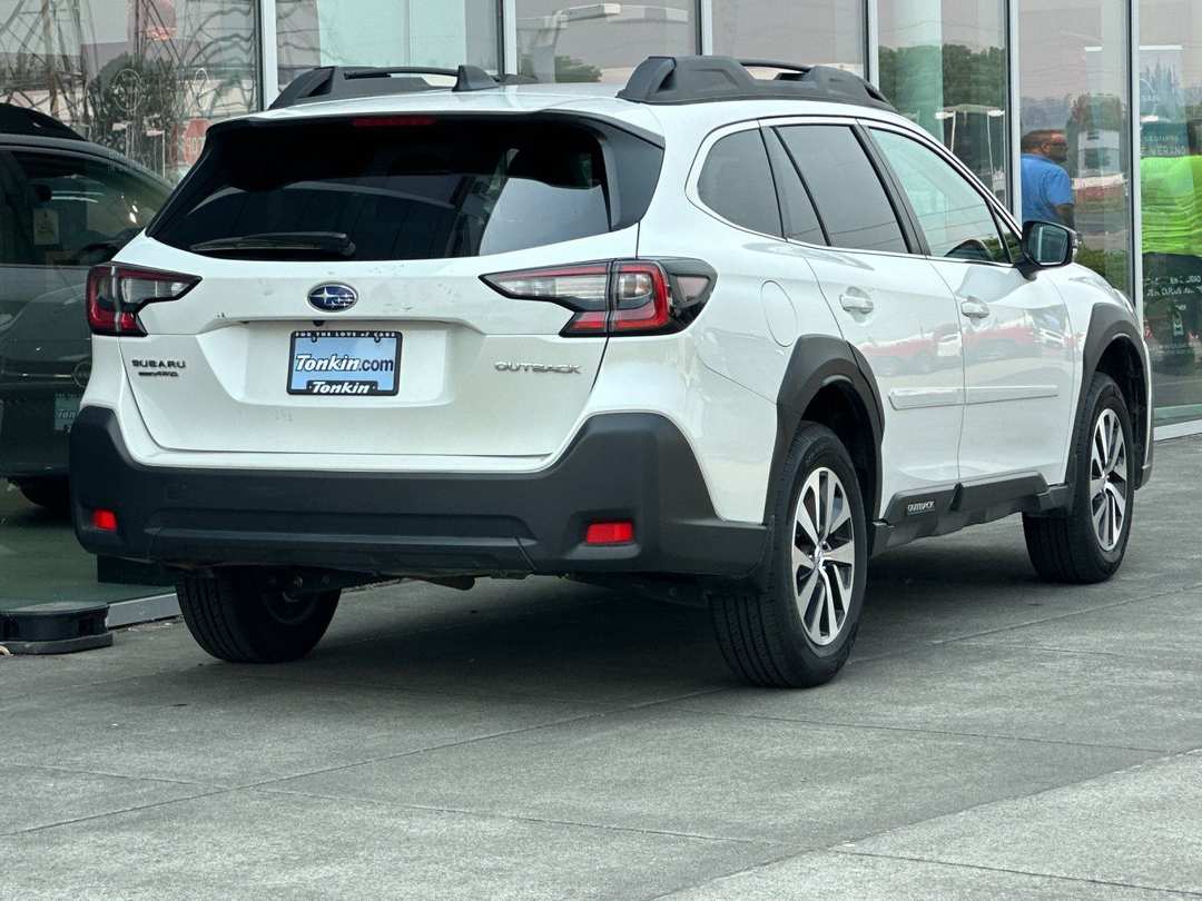 2025 Subaru Outback Premium - Image 3
