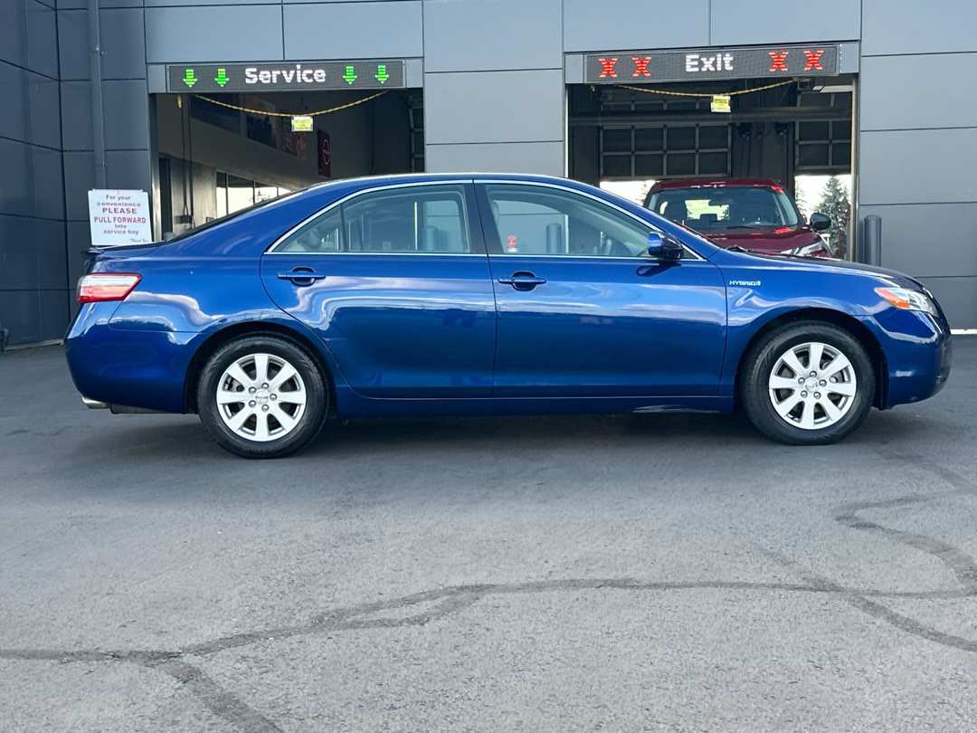 2009 Toyota Camry Hybrid Base - Image 2