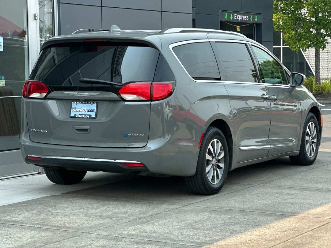 2020 Chrysler Pacifica Hybrid Limited - Image 3