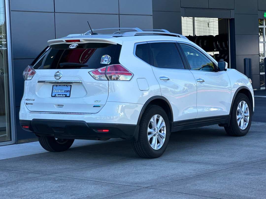 2014 Nissan Rogue SV - Image 3